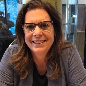 Meet your Posher, Cynthia